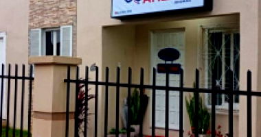 Terreno urbano com casa 3 quartos e 135m² construída