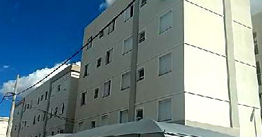 Apartamento com 2 quartos, 1 banheiro, sala, cozinha e 1 vaga