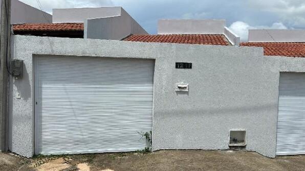 Casa com 2 quartos, 1 banheiro, 66m² área útil, 1 vaga