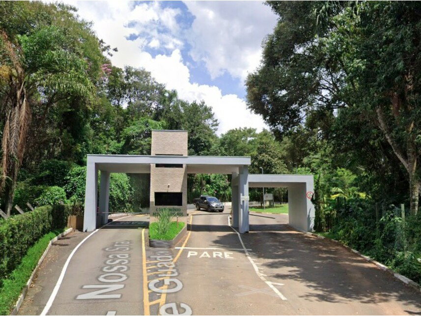 Casa espaçosa com 595m² construídos, ocupada e ideal para investimento