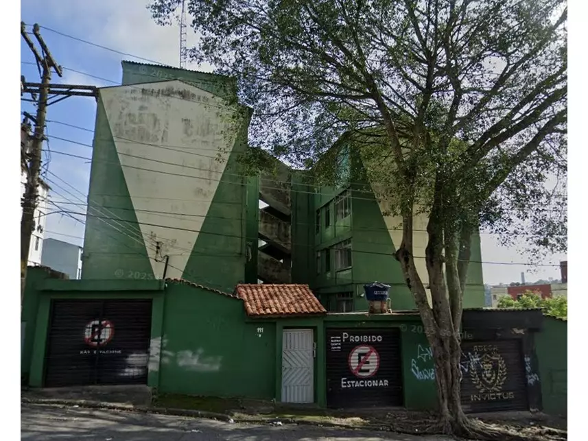 Apartamento com 55,84m² em Leilão