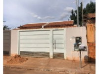 Casa Ocupada com 2 Quartos e 1 Banheiro em Leilão