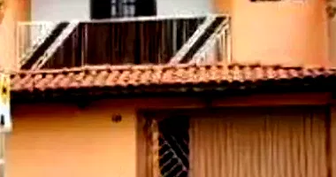 Casa em Leilão com 250m² Construída e 205m² de Terreno na Penha