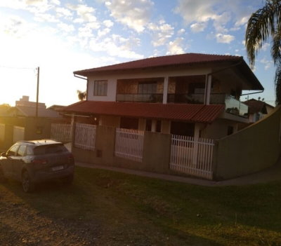 Garagem com Gourmet e Suíte em Mafra/SC