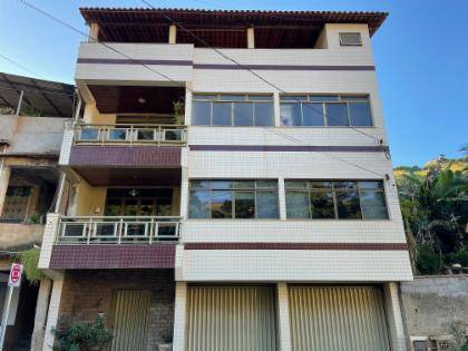 Apartamento padrão com 2 vagas e 117m² construídos, ocupado