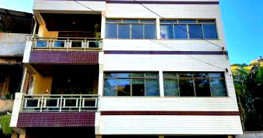 Apartamento padrão com 2 vagas e 117m² construídos, ocupado