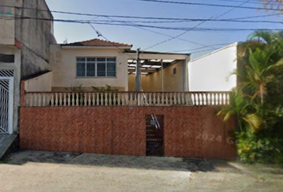 Casa térrea 3 quartos, 2 banheiros e 143 m²