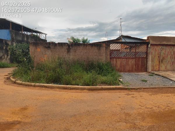Casa com 2 quartos, 1 banheiro, varanda, área construída 61,1m², 1 vaga