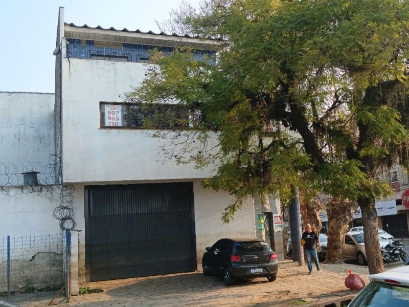 Fração de 50% de prédio com 2 unidades