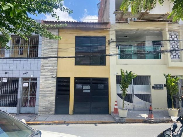 Casa 160m² c/ 3 Quartos, 3 Banheiros, 1 Vaga - Desocupada