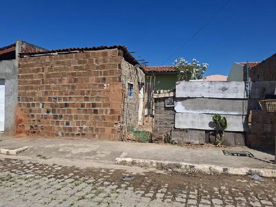 Casa com 2 quartos e 46,30 m² de área construída