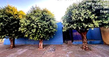 Terreno 225m² com Construção, Desocupado