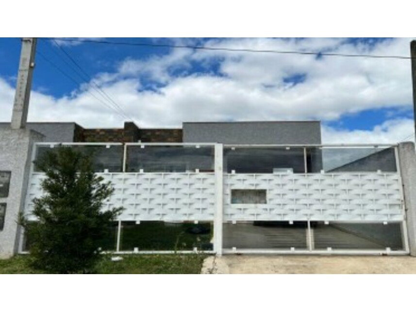 Casa em Leilão com 3 Quartos e 2 Banheiros em Araucária/PR