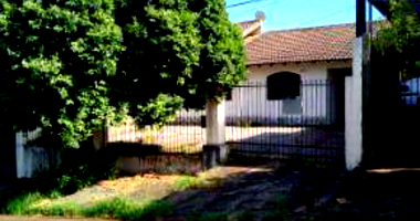 Casa Ocupada em Maringá com 253,8m² de Terreno