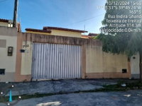 Casa com 2 quartos, 1 banheiro, varanda e 1 vaga de garagem, 54,7m² construída