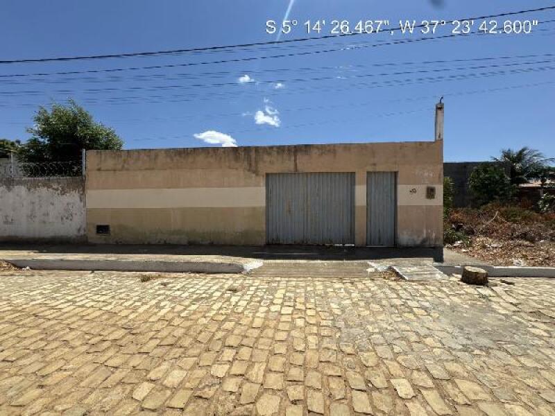 Casa com 2 quartos e 2 banheiros, 58,6m², terreno 200m²