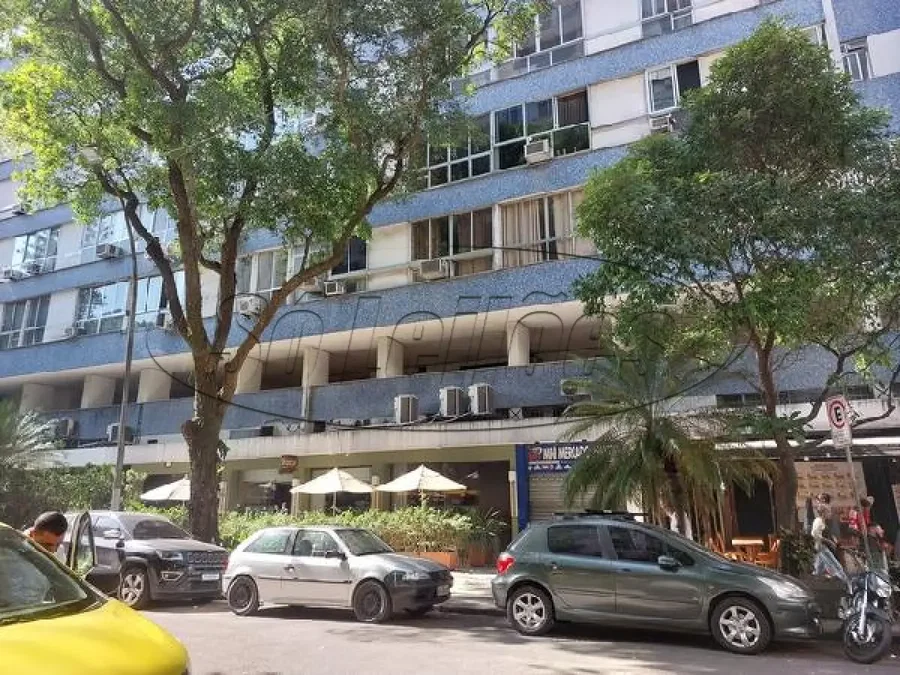 Apartamento em Copacabana com 67 m² e Ação Judicial
