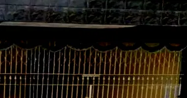 Casa com 3 quartos, 2 banheiros e 2 vagas, área construída 106,62m², imóvel ocupado