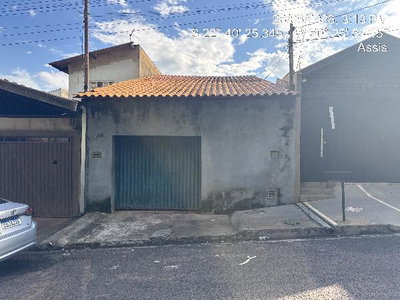 Casa com 2 quartos, 1 vaga e 64,68 m²
