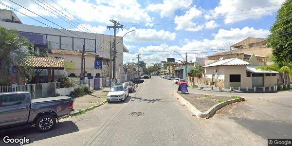 Terreno com área construída e quadra poliesportiva em Campos