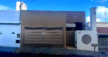 Casa com 4 quartos e 5 banheiros em Tupã