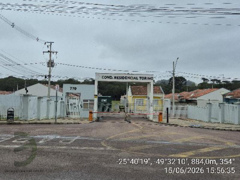 Casa com 2 Quartos e 1 Vaga em Condomínio