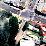 Prédio de Madeira com 2 Terrenos em Situação Interna, Área Total Irregular