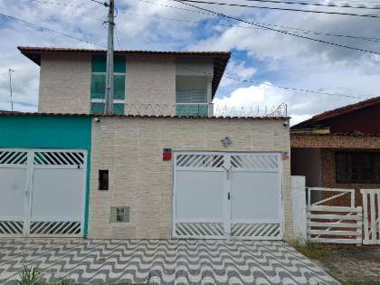 Casa com 2 quartos, 1 banheiro e 81m² de área construída