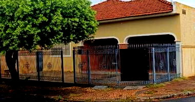 Casa com 4 quartos e 1 vaga em General Salgado/SP