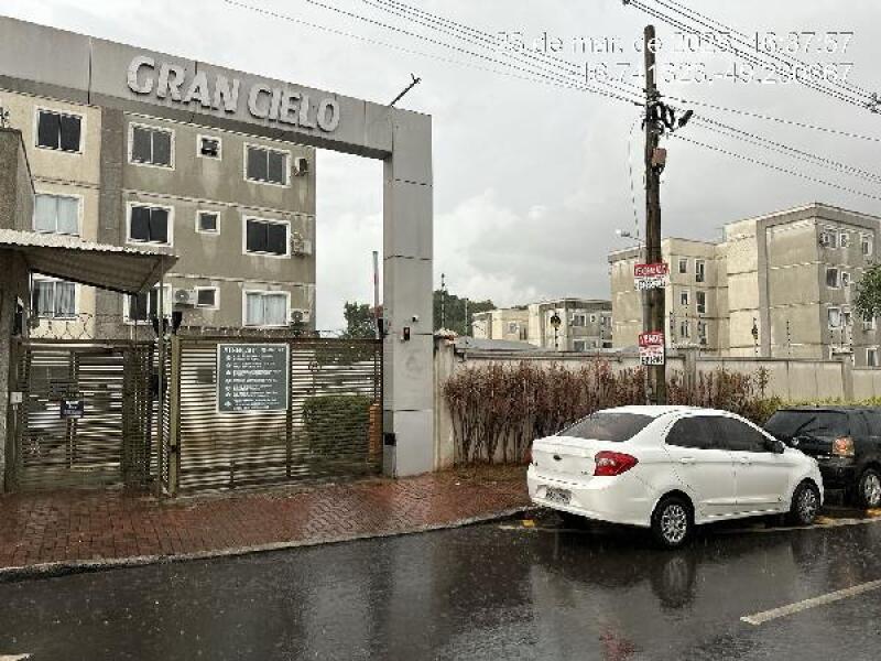 Apartamento com 2 quartos, 1 banheiro e 2 vagas