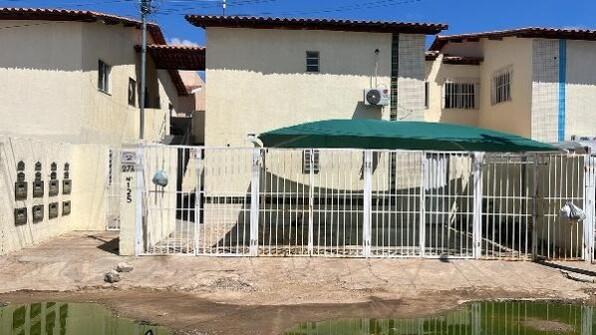 Casa com 2 quartos, 1 banheiro, 52m² área privativa e 1 vaga