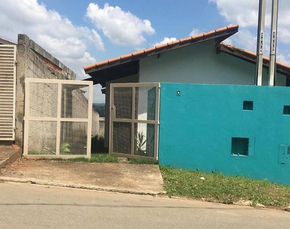 Casa 2 dorms, 1 vaga, 57m² construídos em terreno de 125m² em Cotia-SP