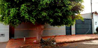 Casa com 3 quartos, 2 banheiros e 191m² construída, ocupada