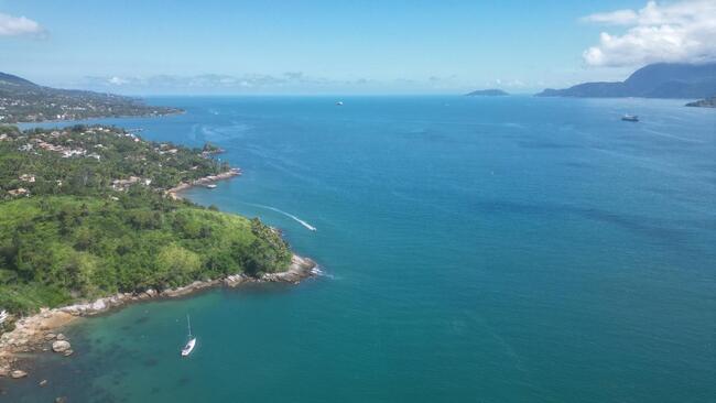 Terreno de 18.048,46 m² com Vista Total para o Mar em Ilhabela