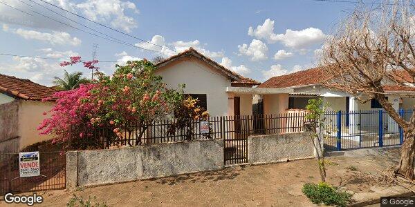 Casa antiga com 72,05m² e terreno de 476,30m² em Catanduva/SP