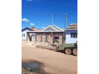 Casa ocupada com 231,26m² construídos