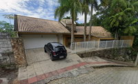 Casa com 301,73m², 1 pavimento e subsolo, ocupada