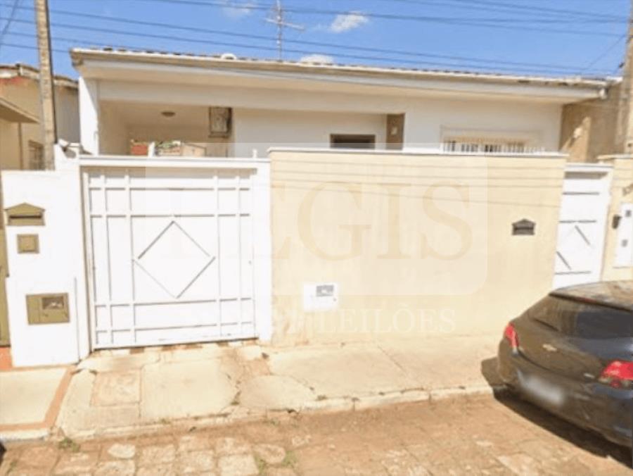 Casa com 3 quartos e 2 banheiros em São Manuel/SP