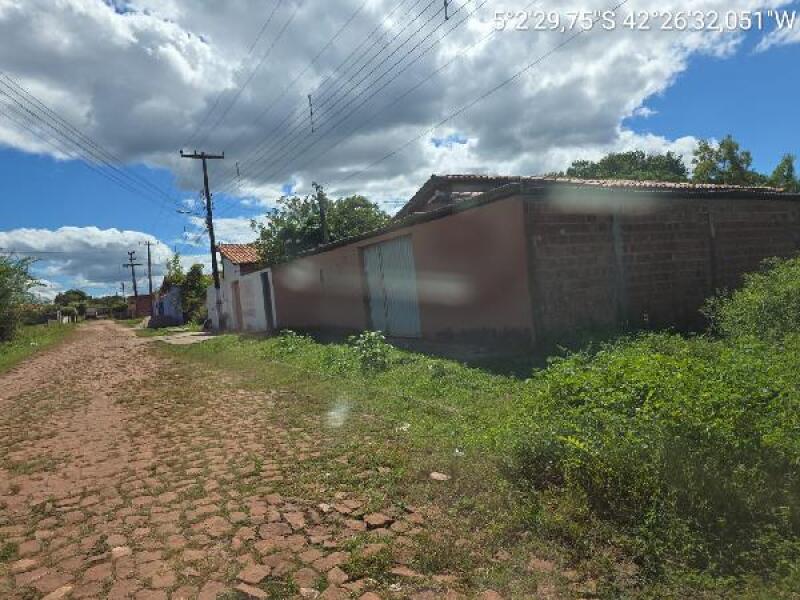 Casa com 2 Quartos e 1 Vaga em Altos/PI