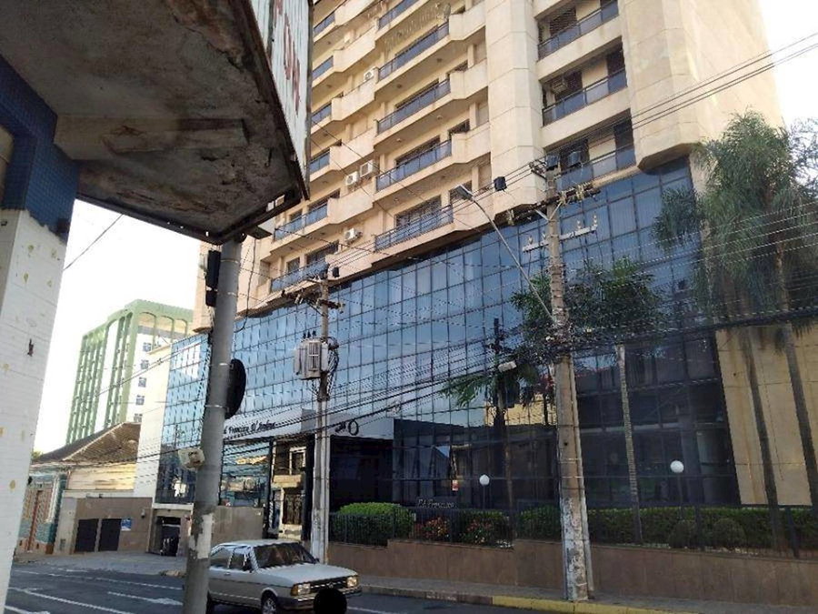 Apartamento padrão com 4 quartos, 3 banheiros e 2 vagas, 292,5m² construídos