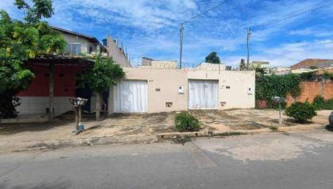 Casa com 3 quartos em Montes Claros - MG