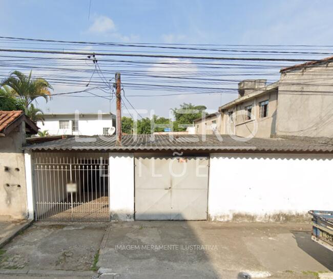 Casa com 2 quartos, edícula 3 cômodos, 1 banheiro, garagem 2 vagas, área 250m²
