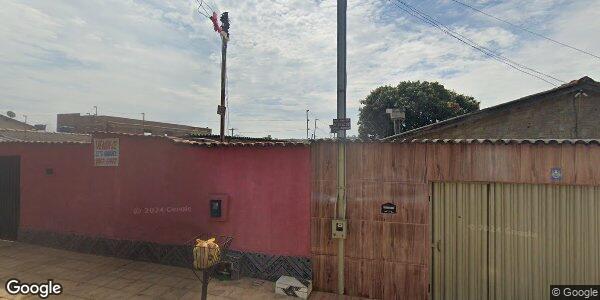 Casa com 2 quartos, banheiro, área de serviço, sala, cozinha e 1 vaga