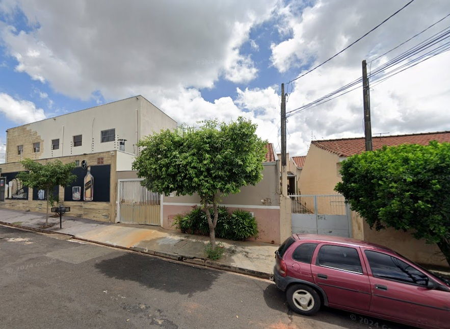 Casa com 3 quartos, 136m² área total, 120m² construída
