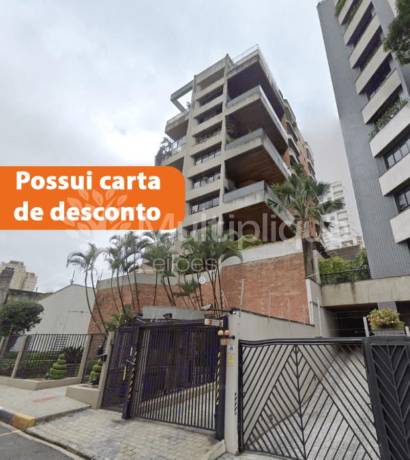 Apartamento Amplo com 4 Vagas no Real Parque, São Paulo