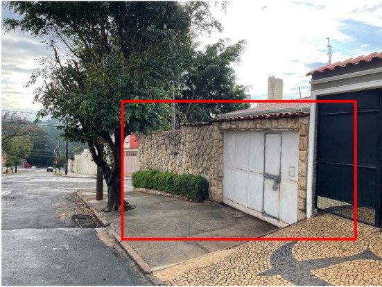 Casa com 308m², 21 quartos, desocupada, ideal para investimento