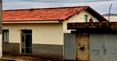 Casa 146m² Ocupada no Centro de Guaxupé/MG