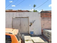 Casa em leilão com 76,65m² de área construída
