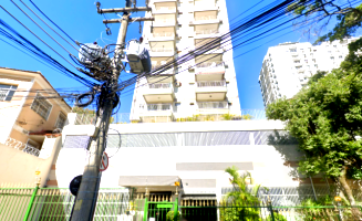 Apartamento 2 quartos, 2 banheiros, 1 vaga, ocupado, razoável estado