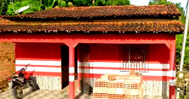 Casa Ocupada com Ampla Área de Terreno em Centro Novo do Maranhão